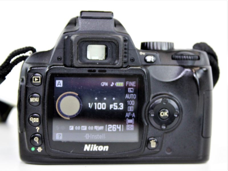 Nikon D60 SLR Digitale Camera + Nikon AF-S DX NIKKOR 18-55 mm VR-lens